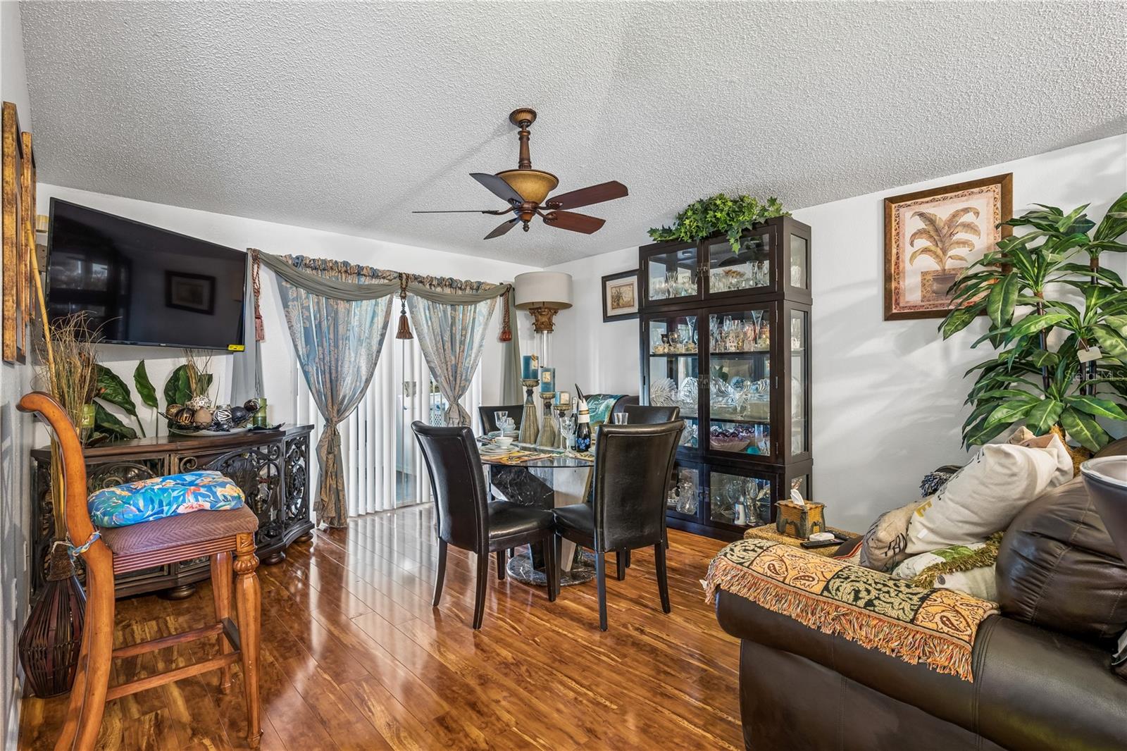 10337 Laxton St Property Photo 5
