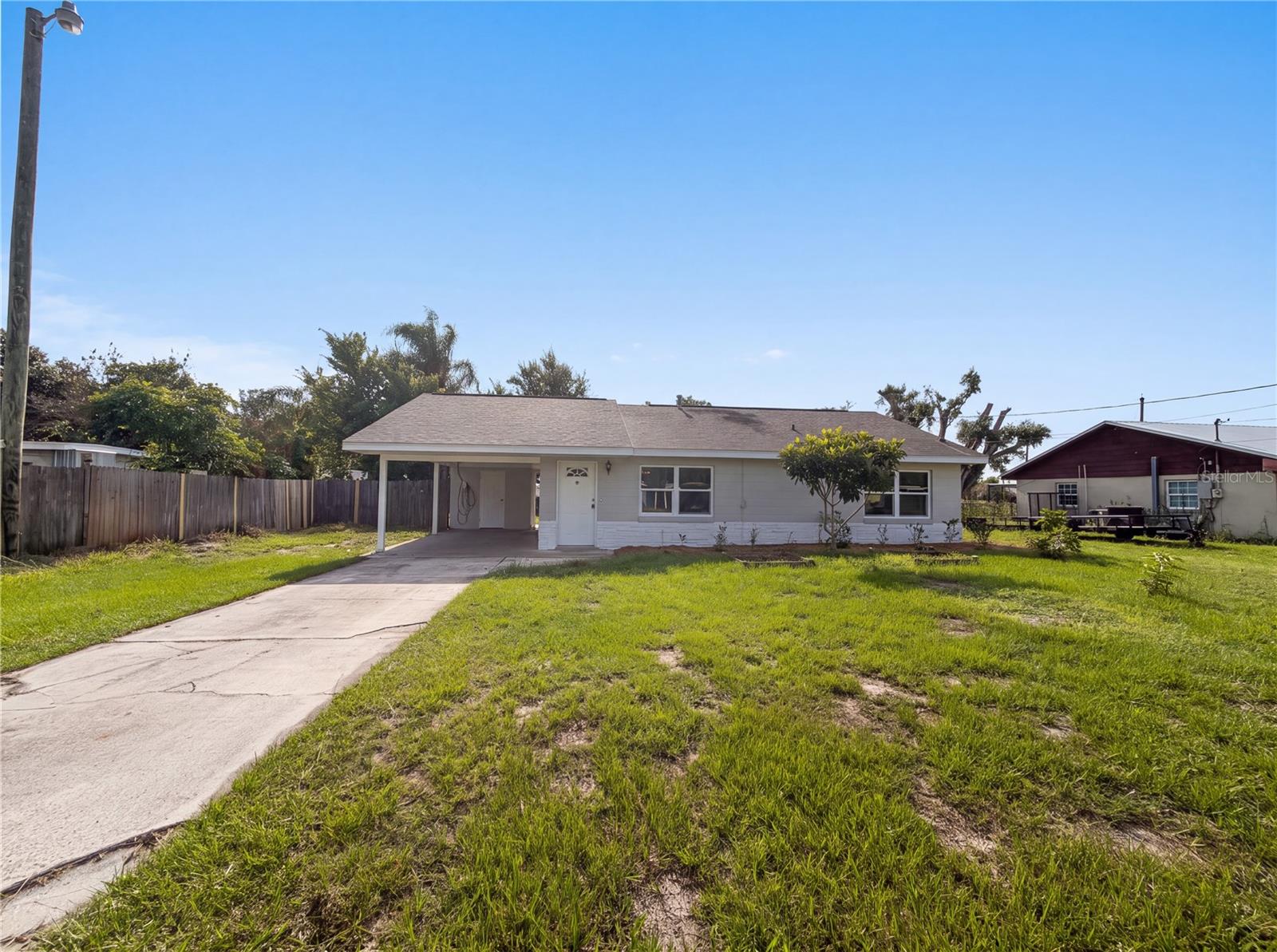 2710 WOODLAWN DR Property Photo 1