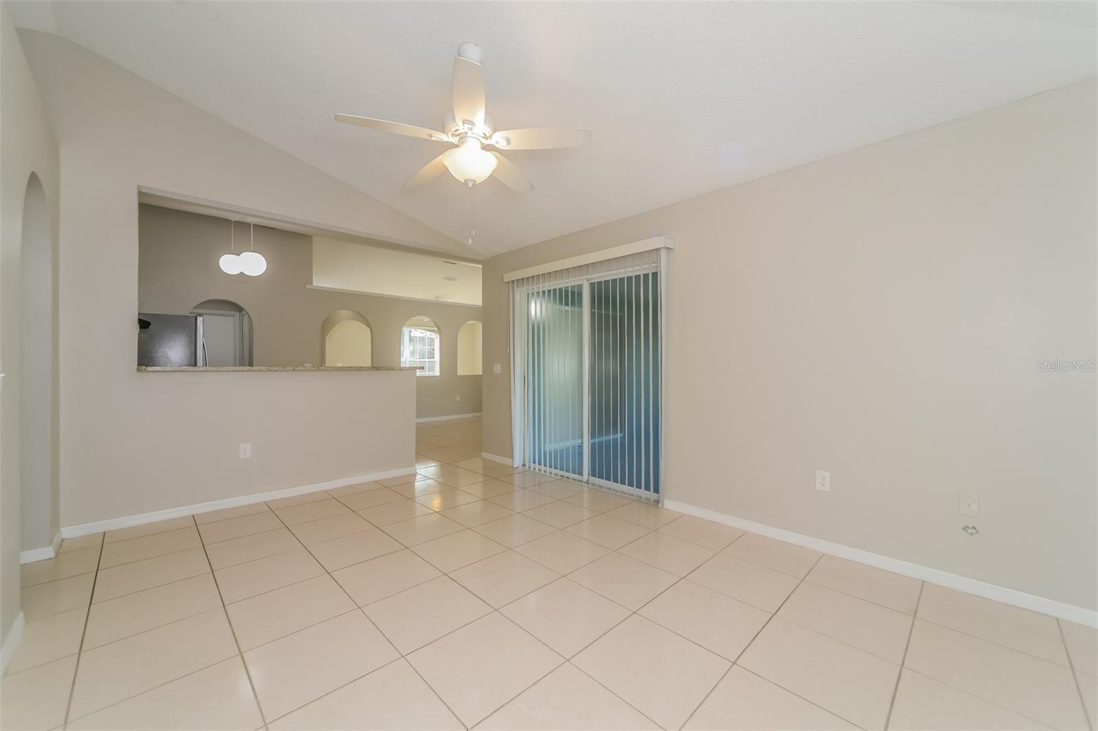 611 Basingstoke Ct Property Photo 11