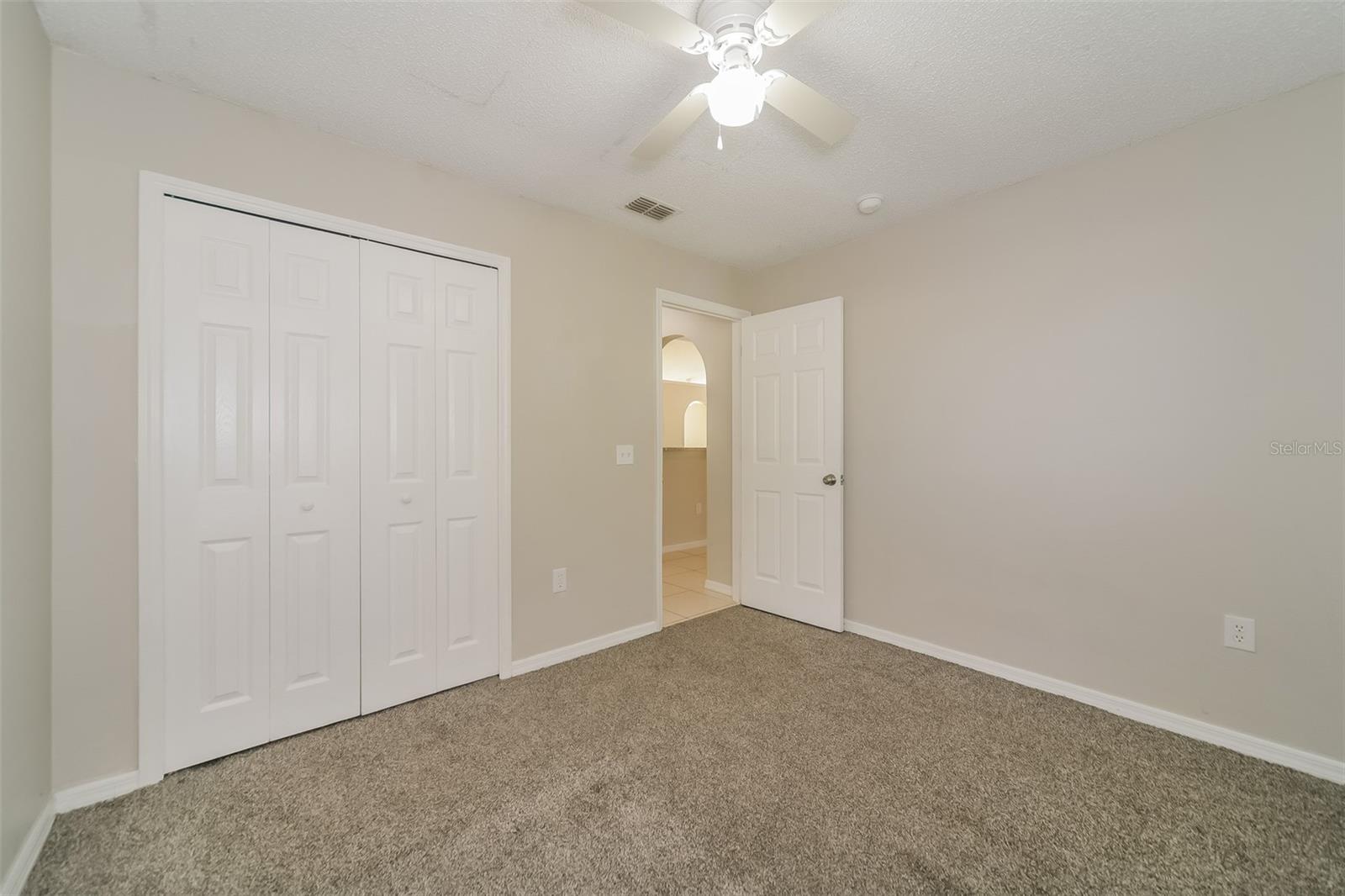 611 Basingstoke Ct Property Photo 15