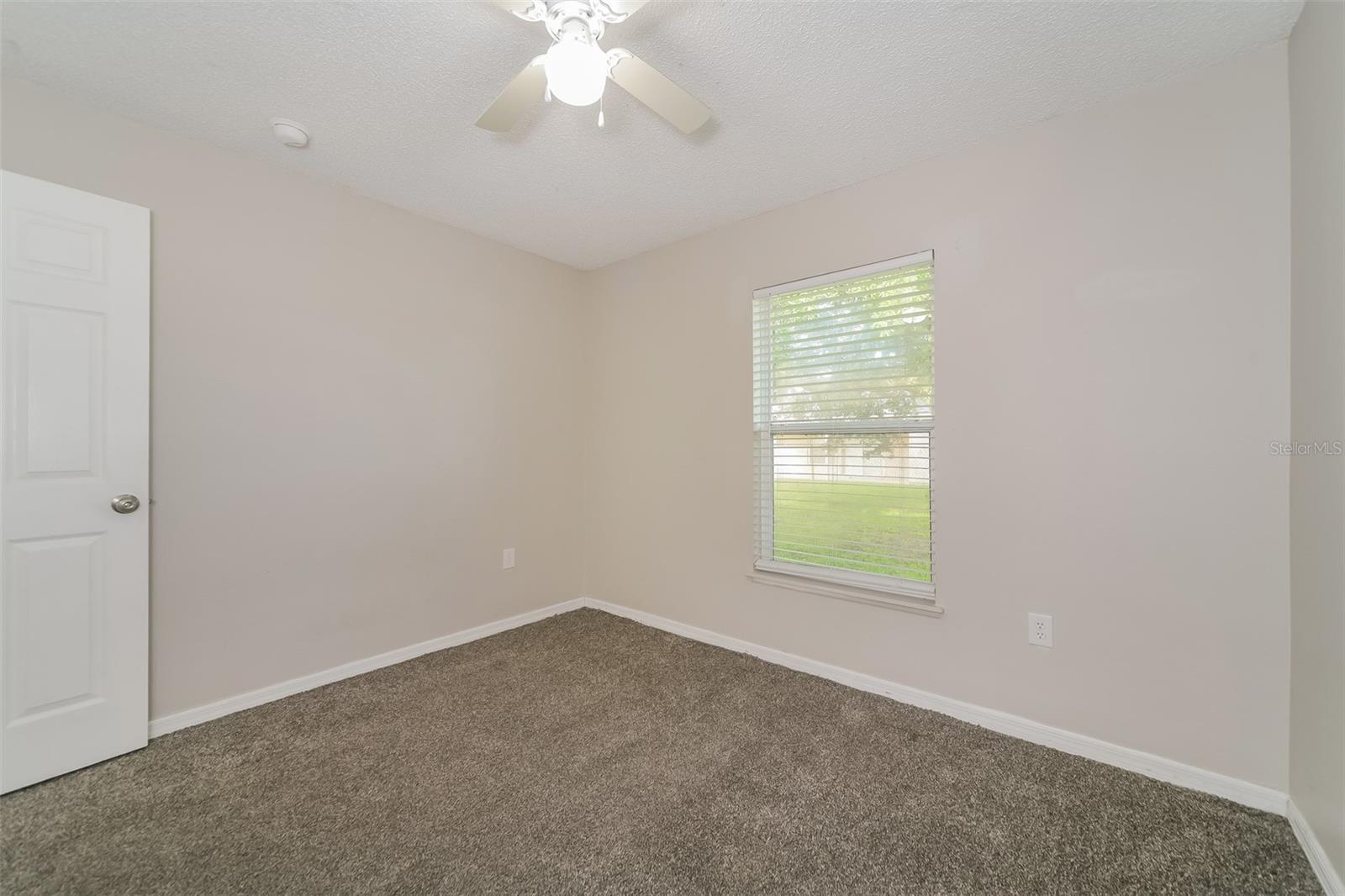 611 Basingstoke Ct Property Photo 18