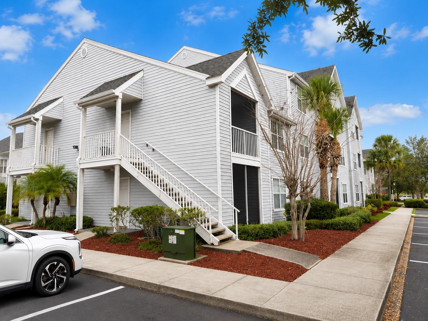 1218 BERMUDA LAKES LN #201 Property Photo 1