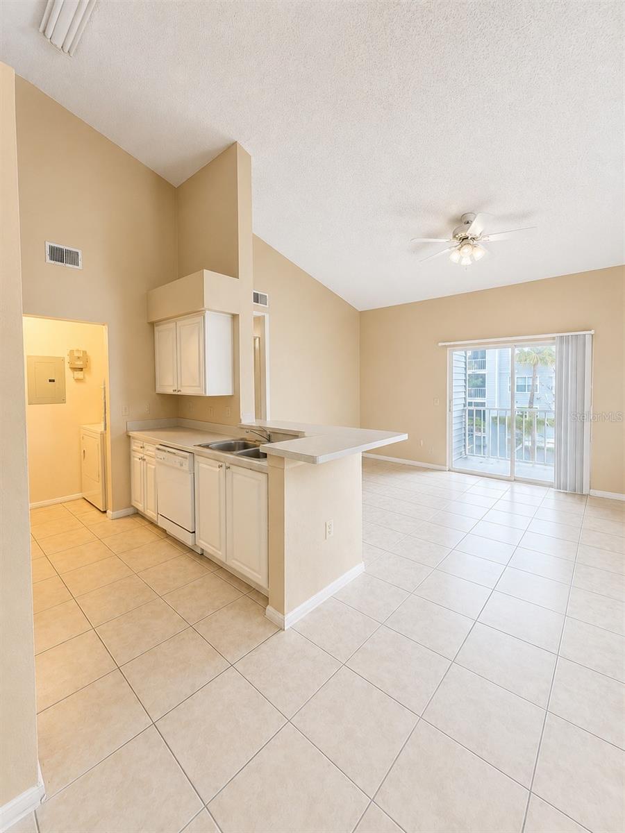 1218 Bermuda Lakes Ln #201 Property Photo 2