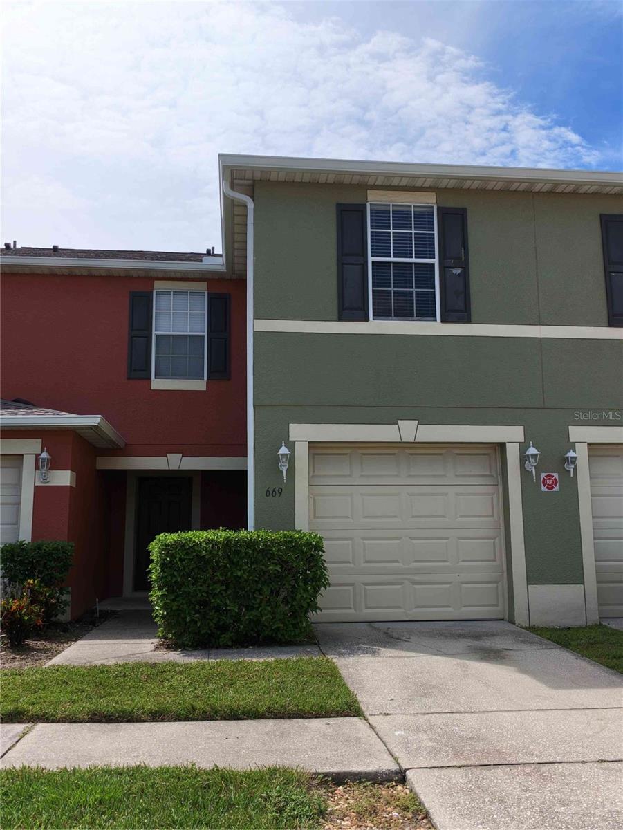 669 Cresting Oak Cir #30 Property Photo 1