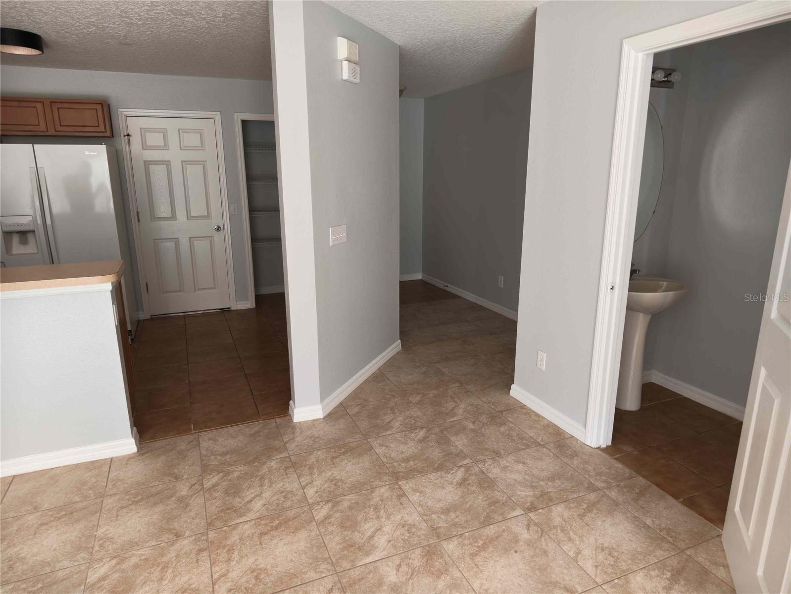 669 Cresting Oak Cir #30 Property Photo 2