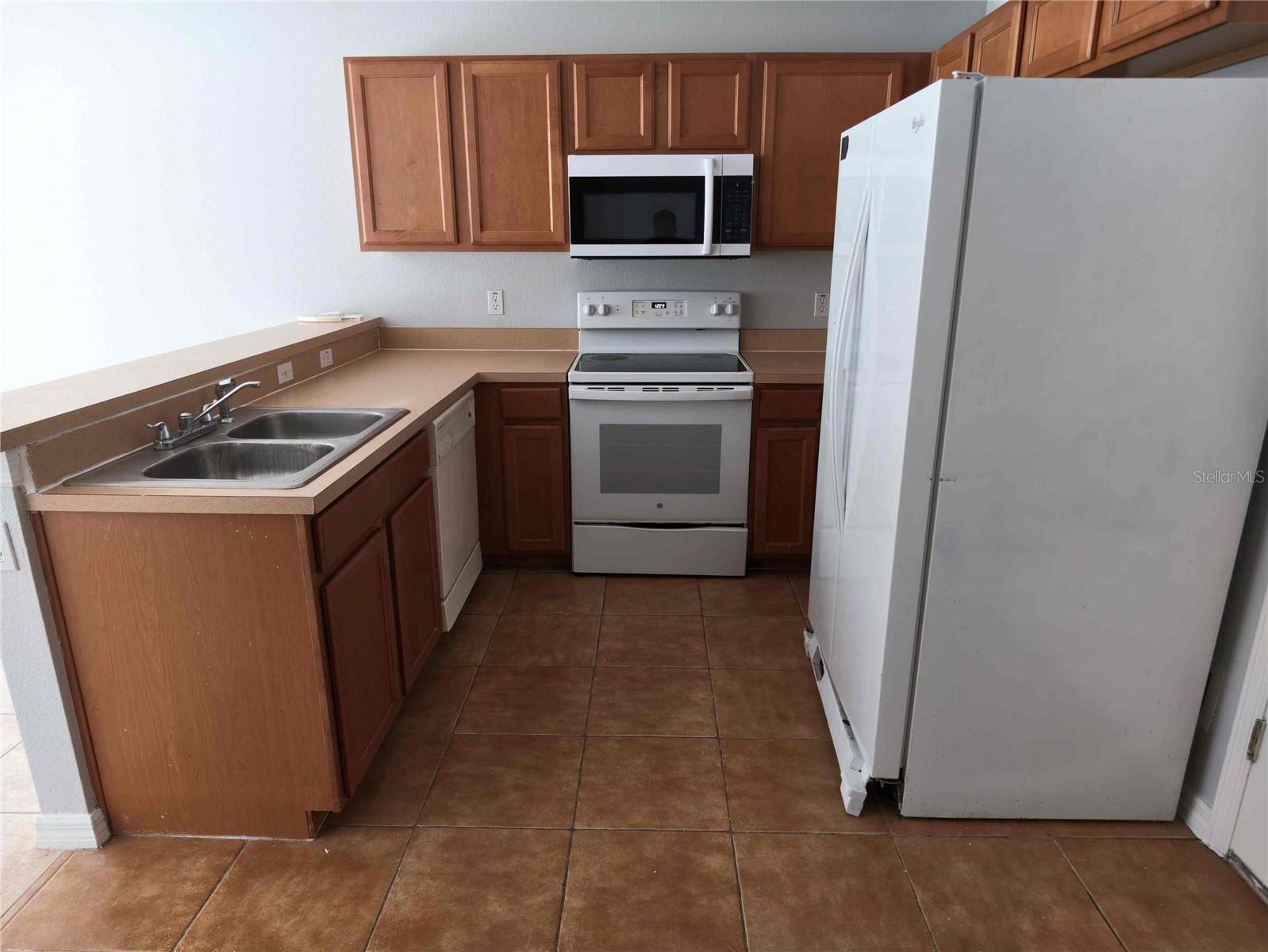 669 Cresting Oak Cir #30 Property Photo 4
