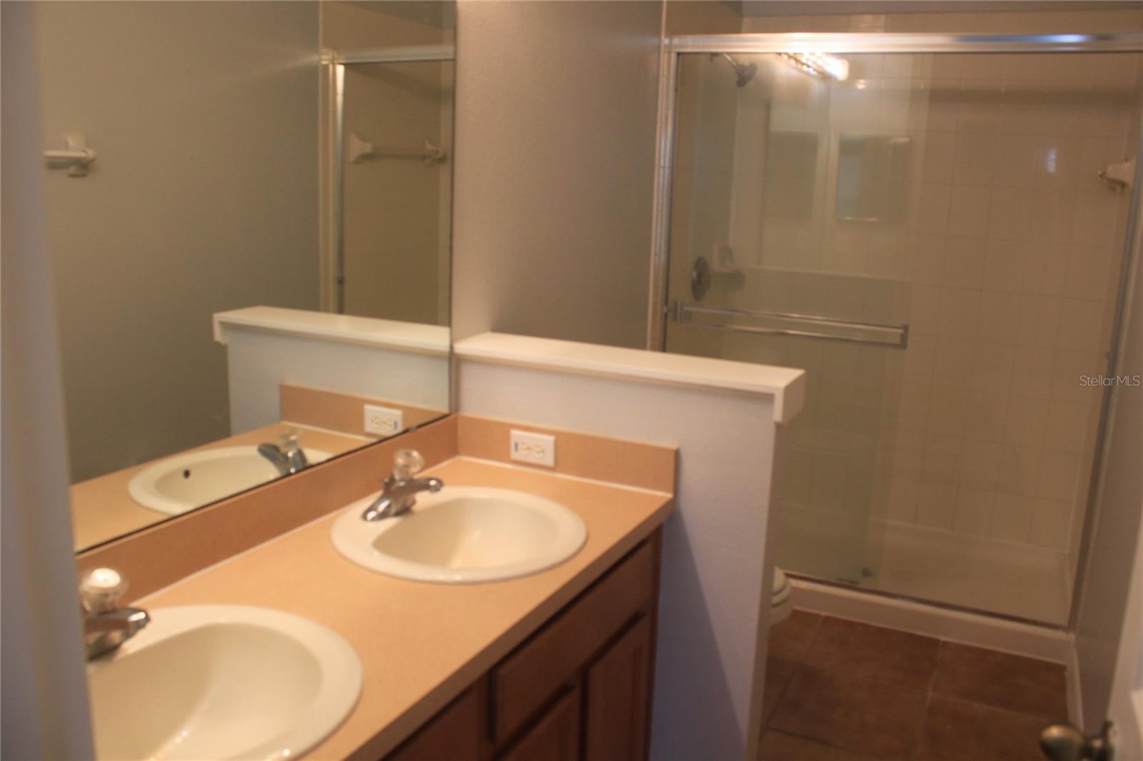 669 Cresting Oak Cir #30 Property Photo 8
