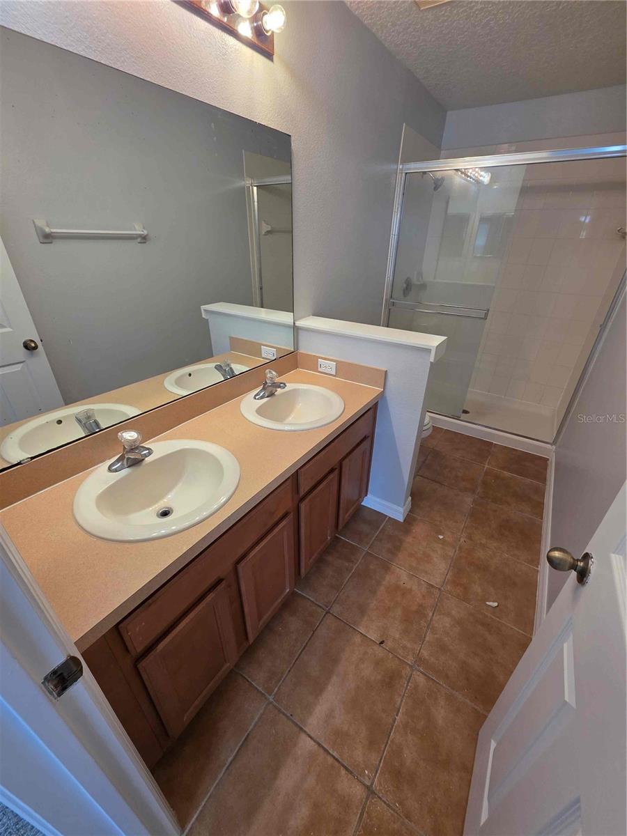 669 Cresting Oak Cir #30 Property Photo 8