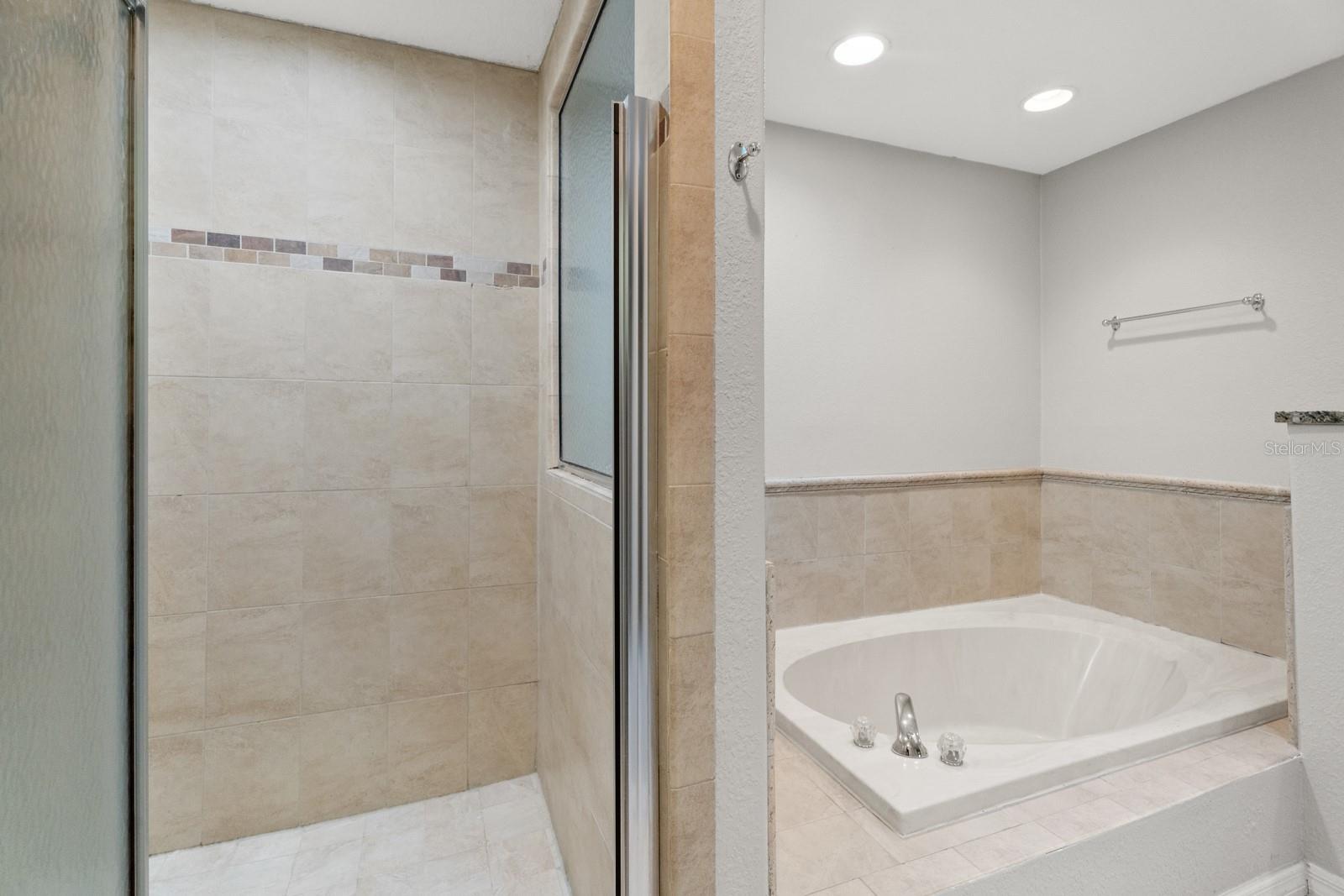 7437 Pinemount Dr Property Photo 24