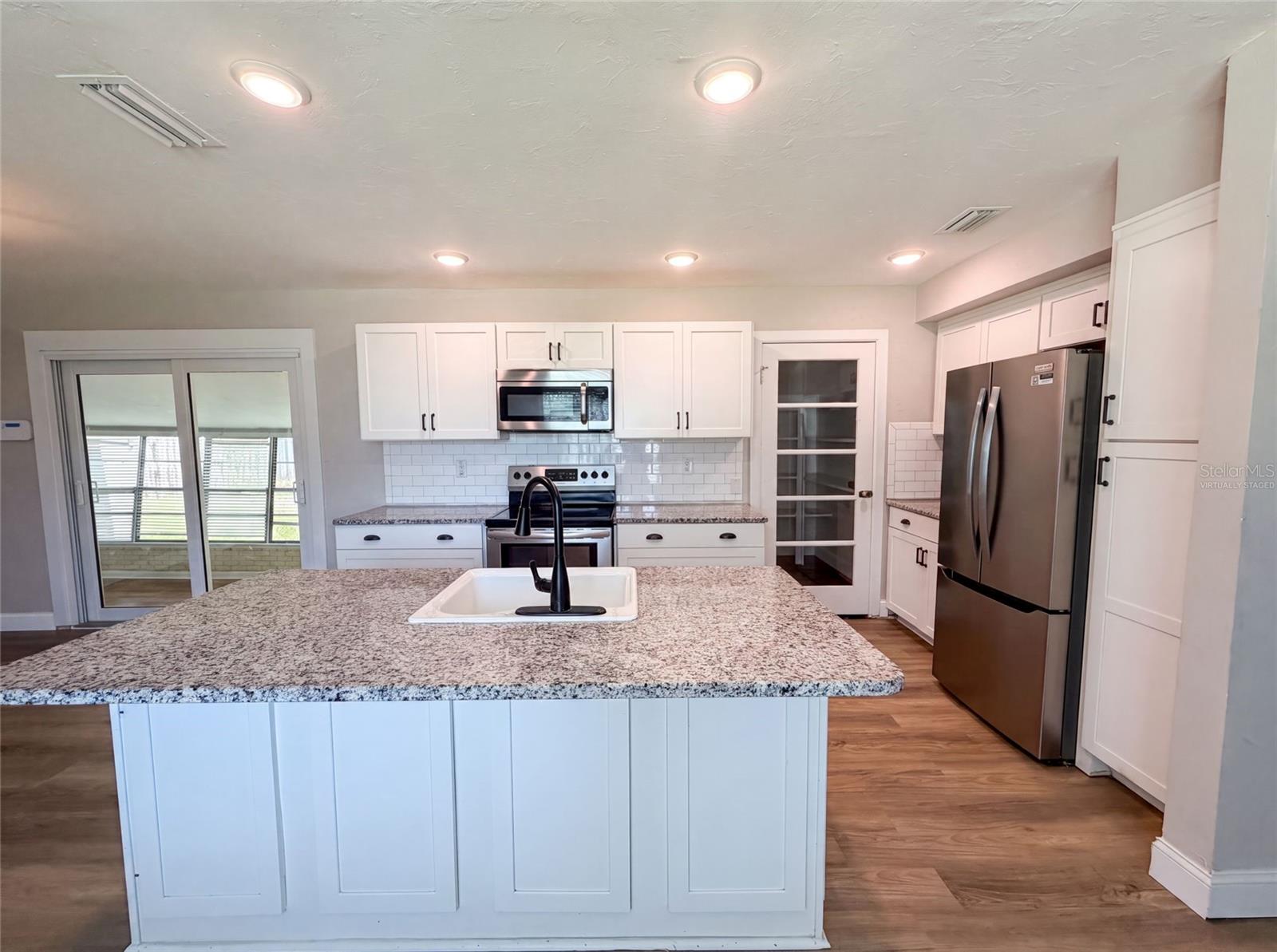 1521 W River Shore Way Property Photo 2