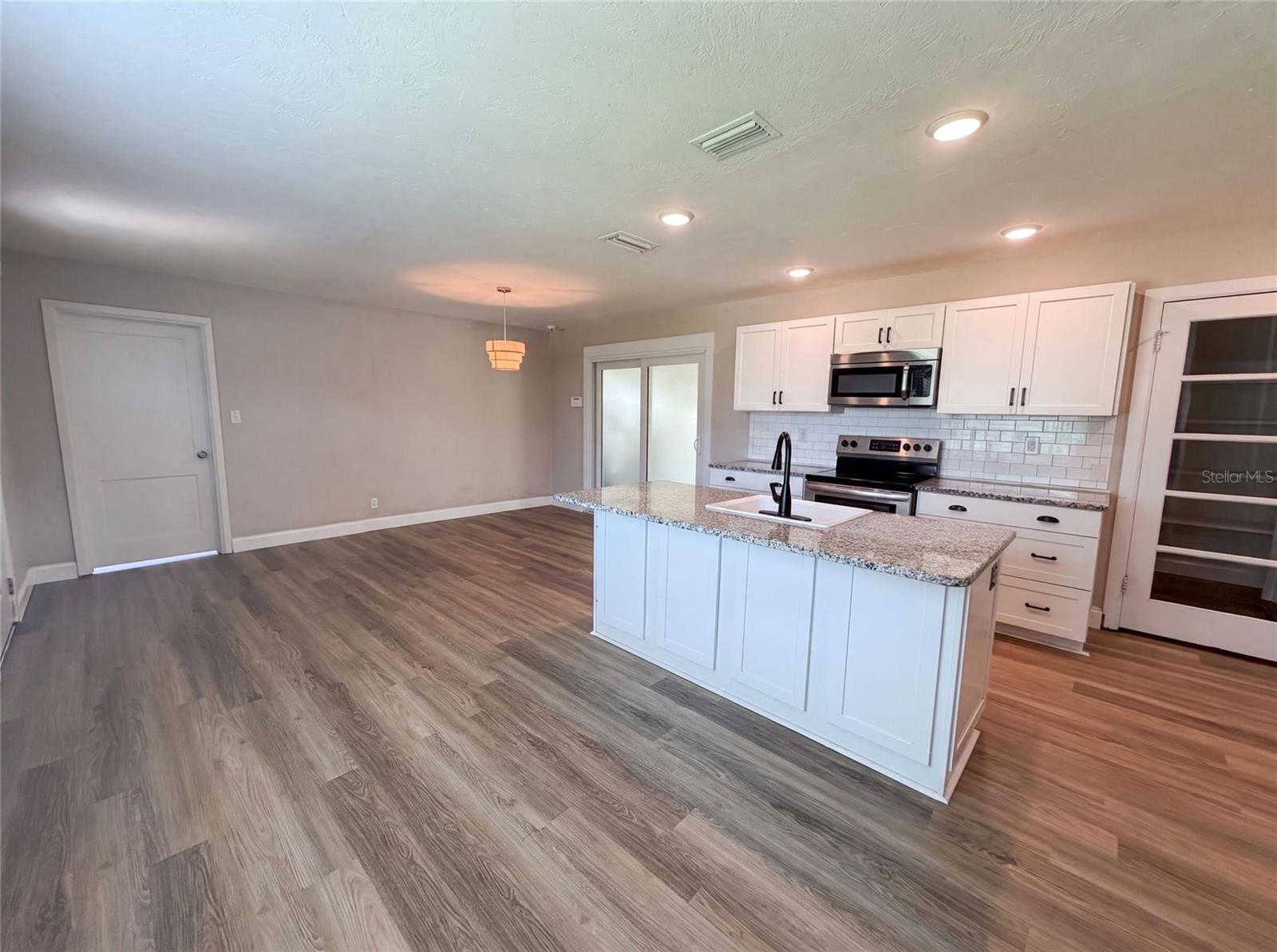 1521 W River Shore Way Property Photo 8