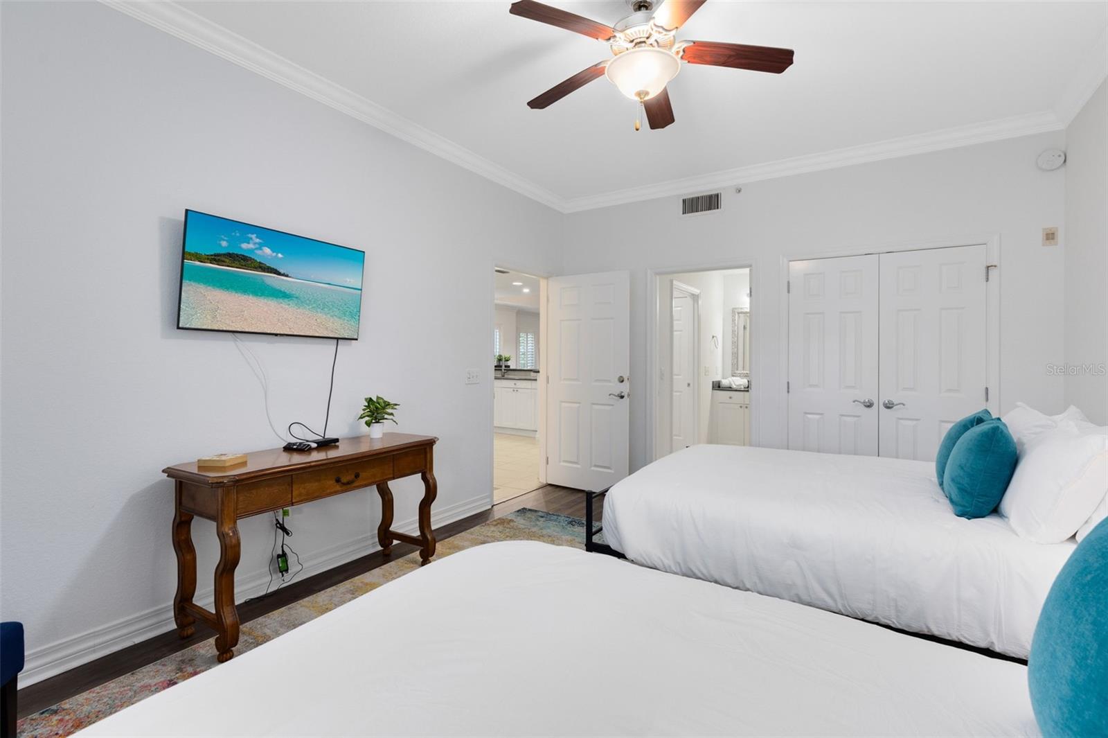 7602 Cabana Ct #101 Property Photo 17
