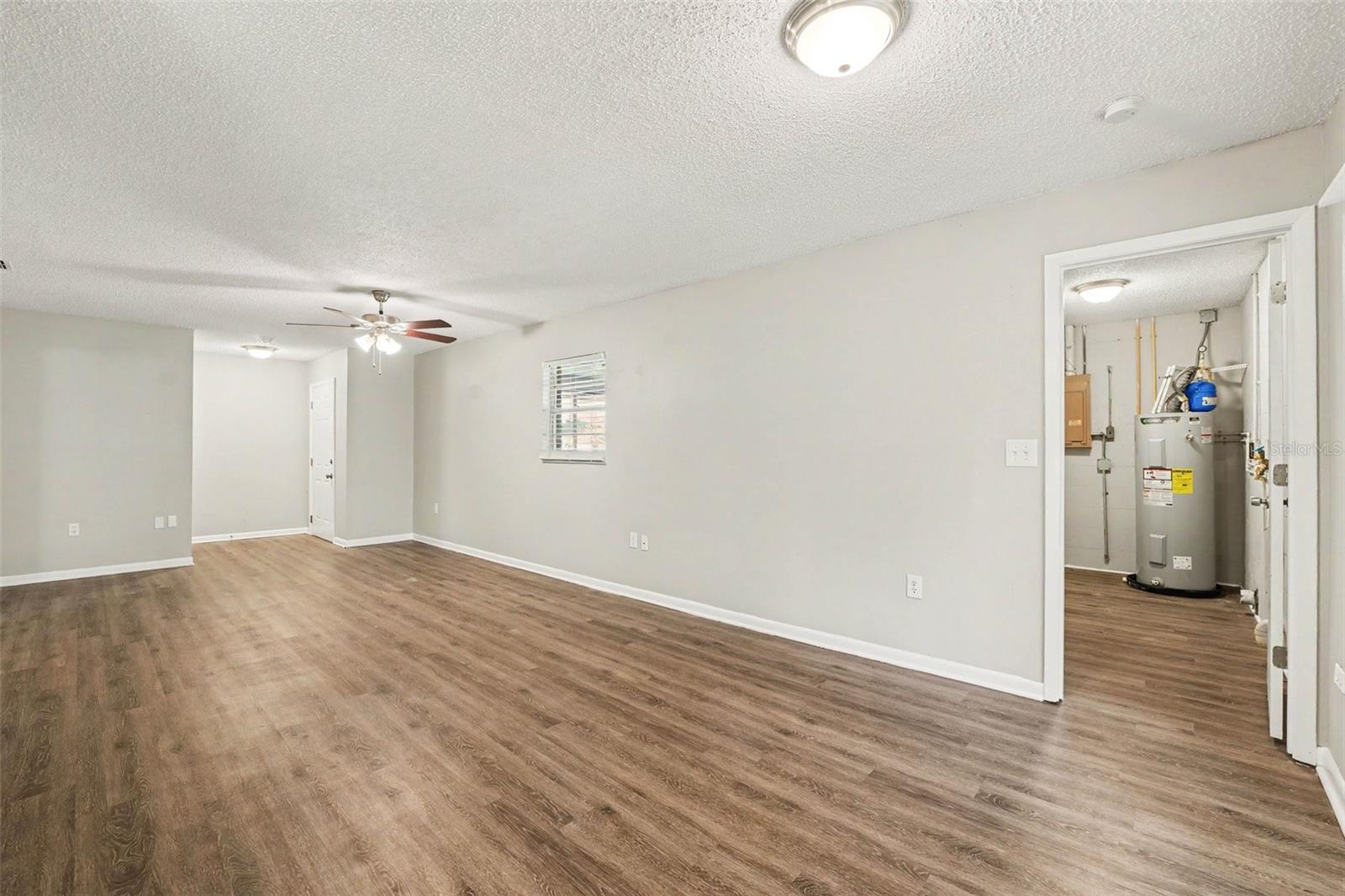 2047 Somerville Dr N Property Photo 2