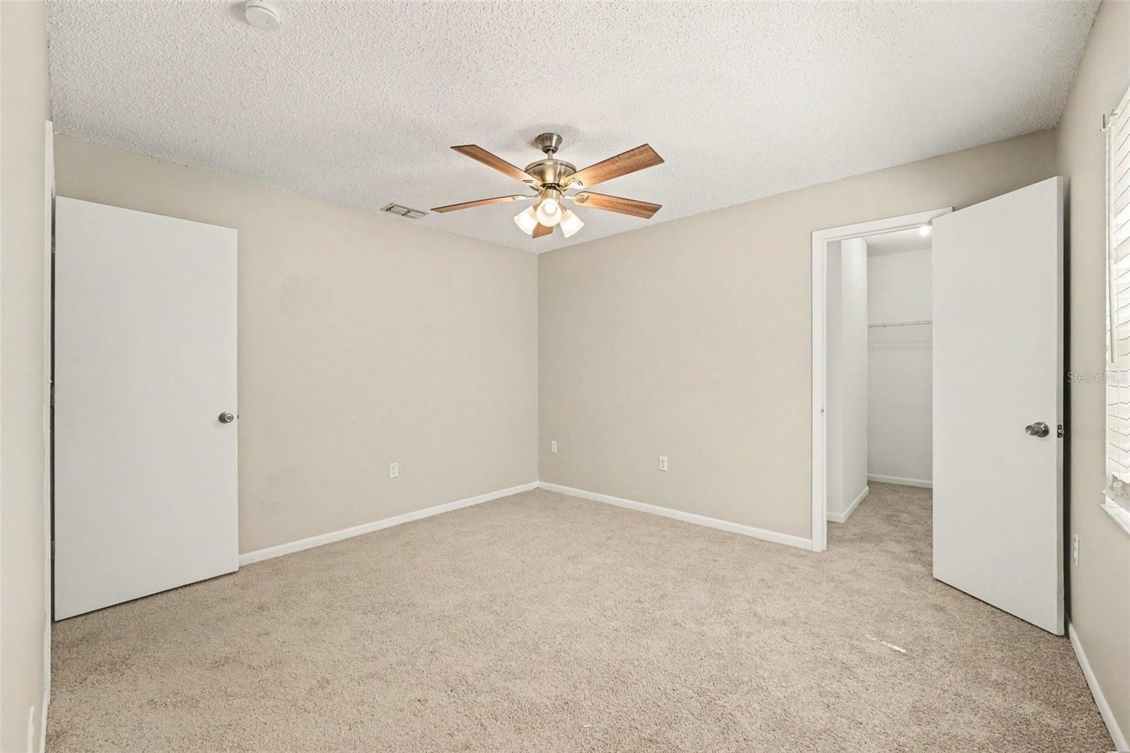2047 Somerville Dr N Property Photo 6
