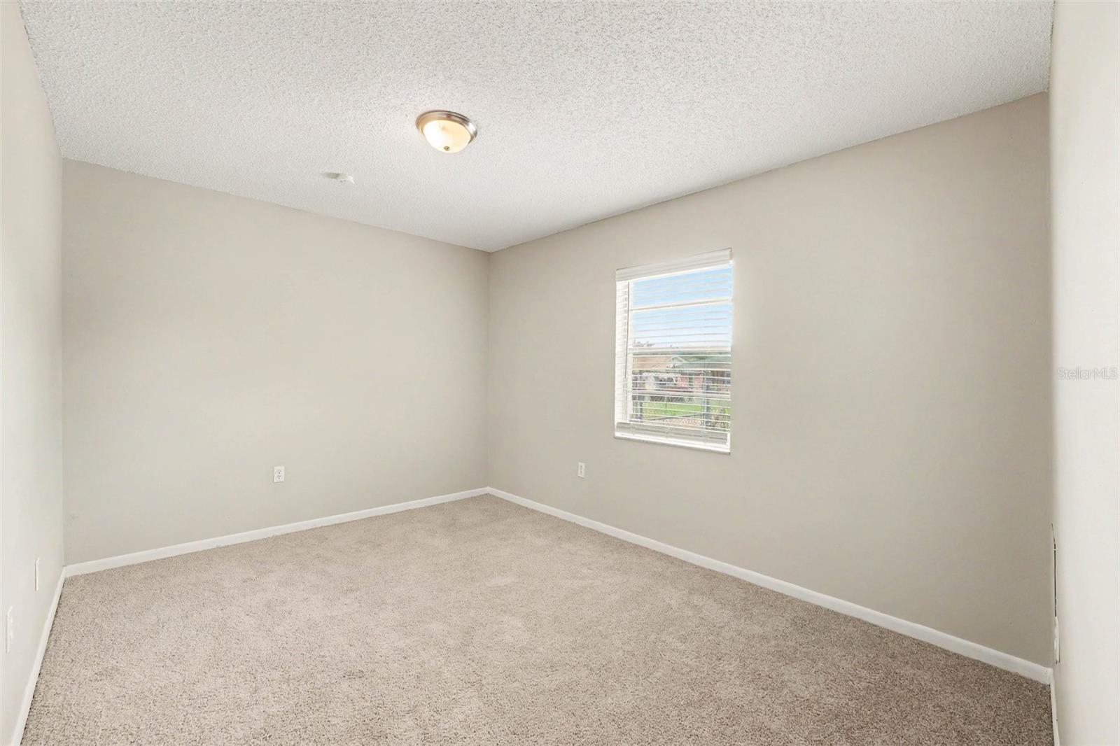 2047 Somerville Dr N Property Photo 10