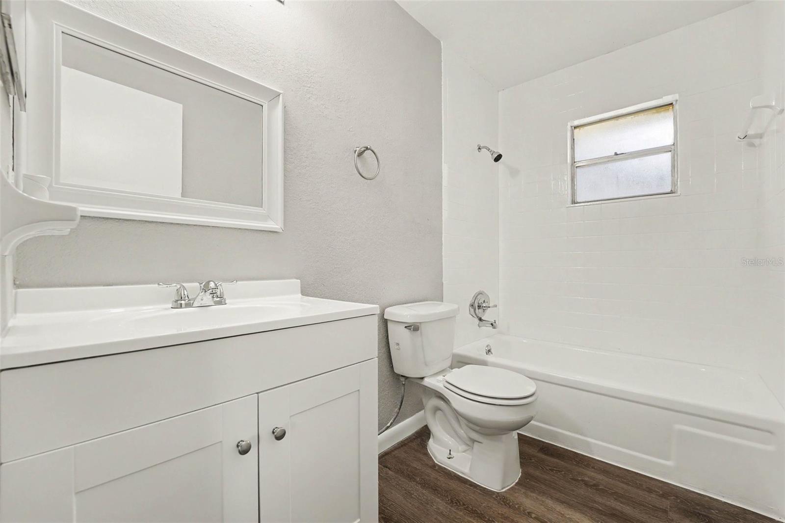 2047 Somerville Dr N Property Photo 11