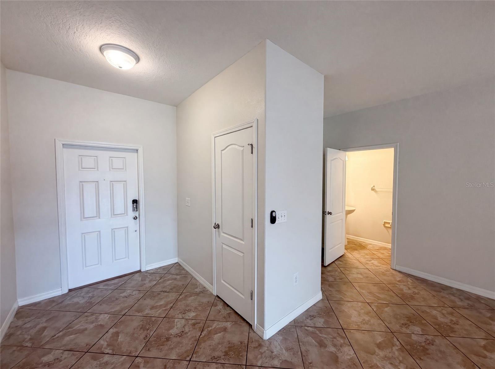 13717 Rosette Rd Property Photo 7
