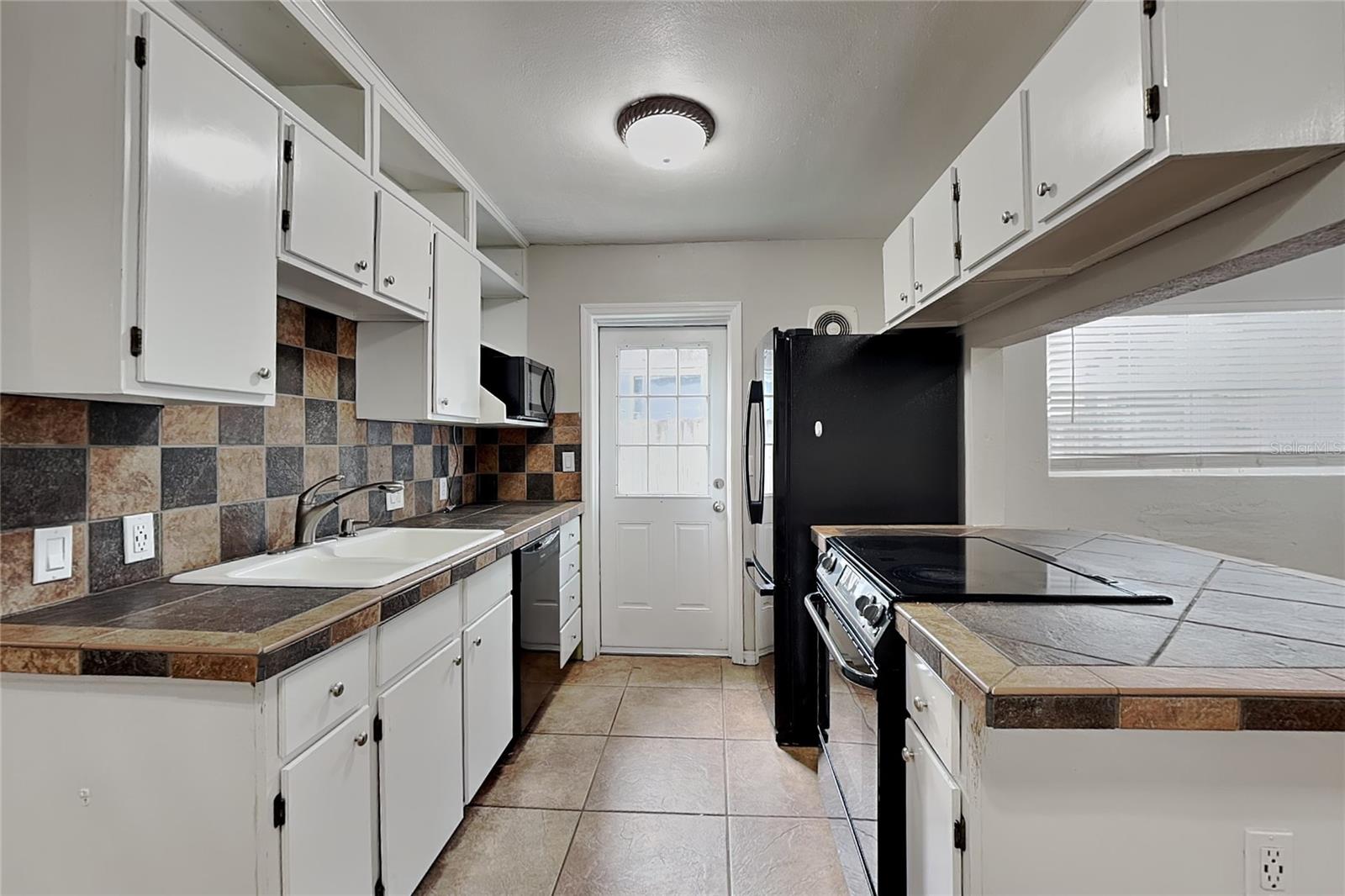 313 S Lawsona Blvd Property Photo 4