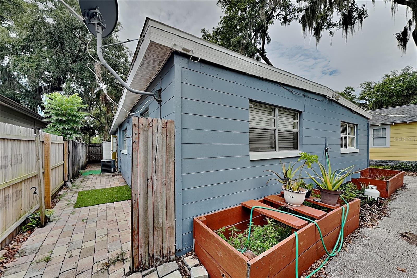 313 S Lawsona Blvd Property Photo 16