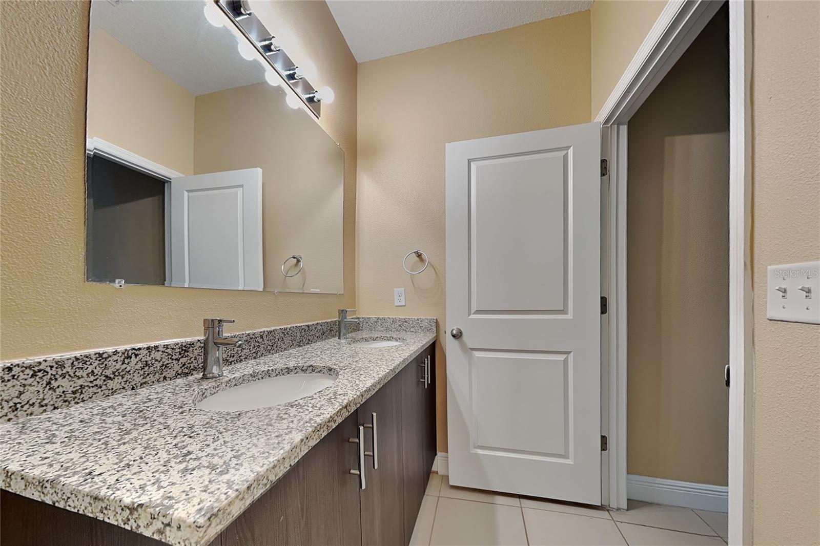 5017 Sw 165th Street Rd Property Photo 6