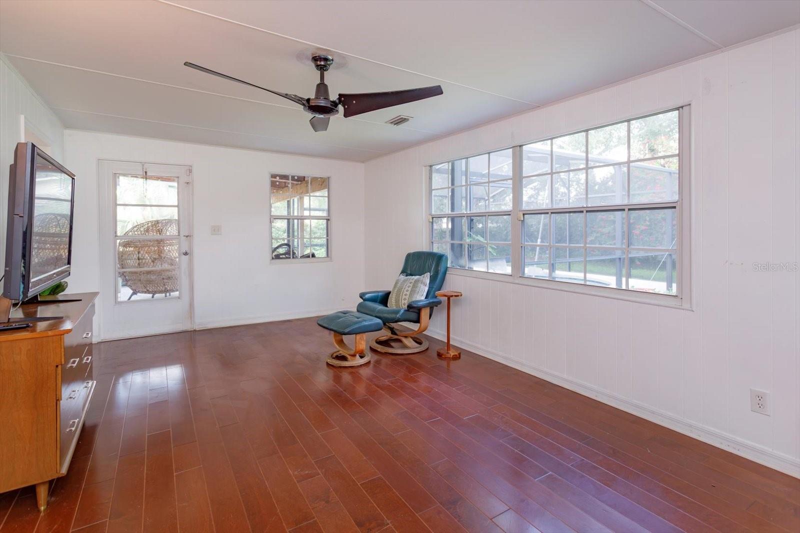 6412 Stockbridge Ave Property Photo 13