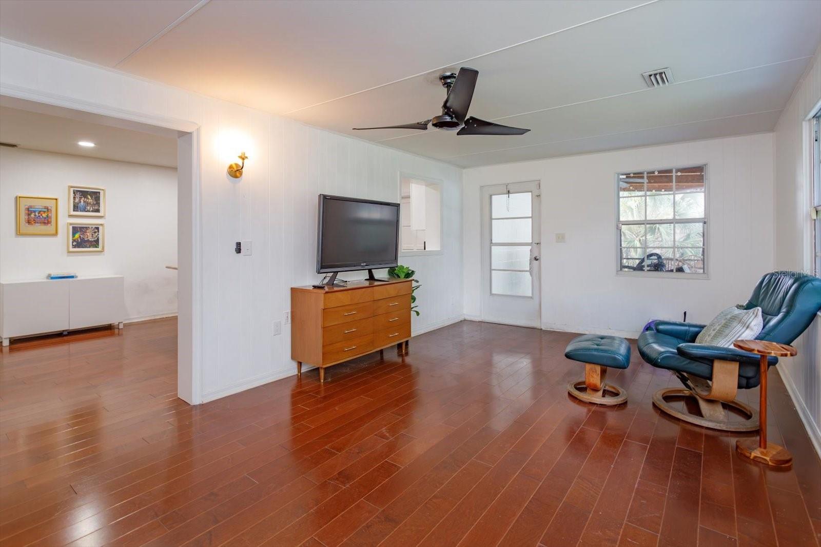 6412 Stockbridge Ave Property Photo 14