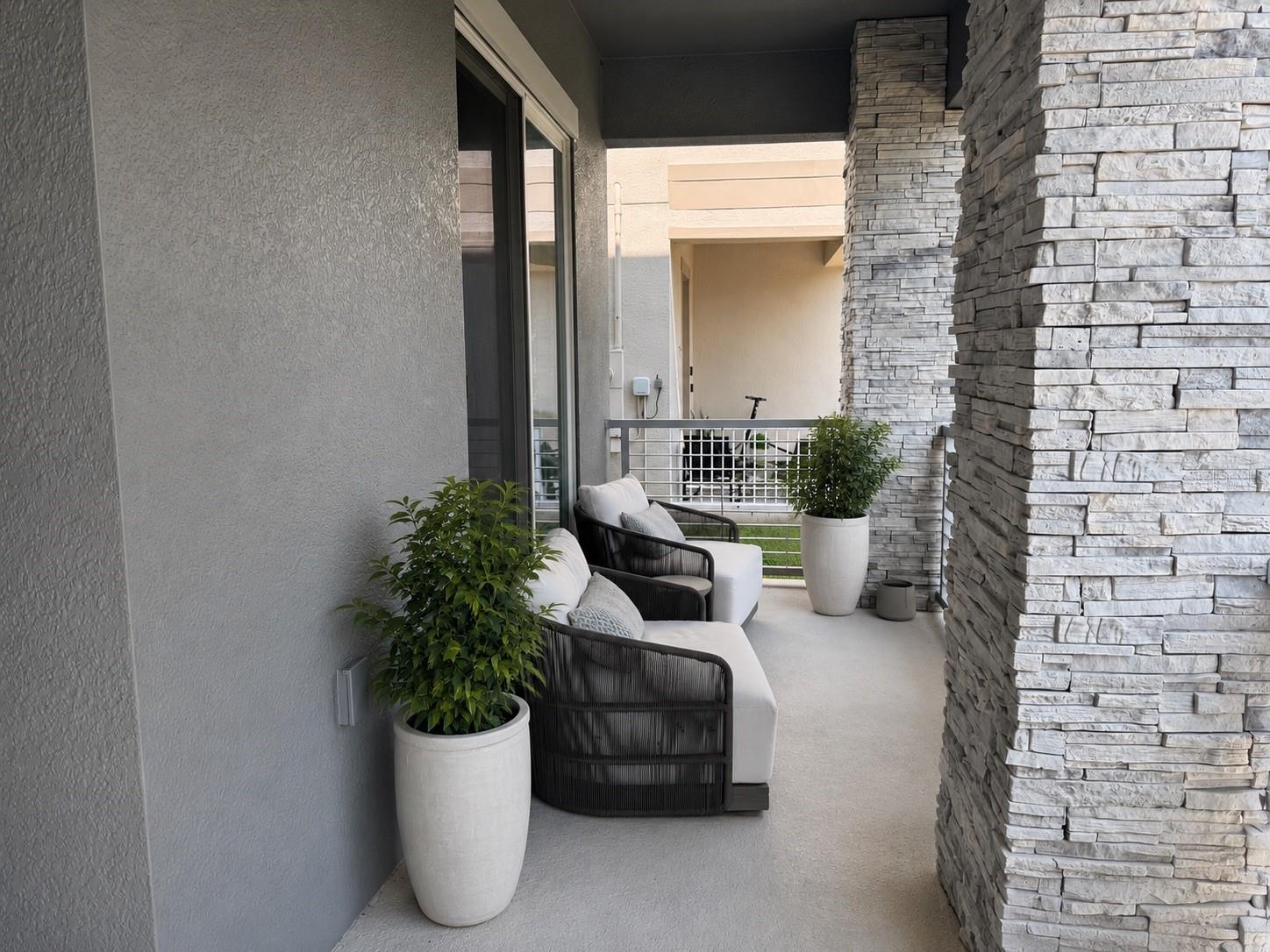 10439 Austrina Oak Loop Property Photo 6