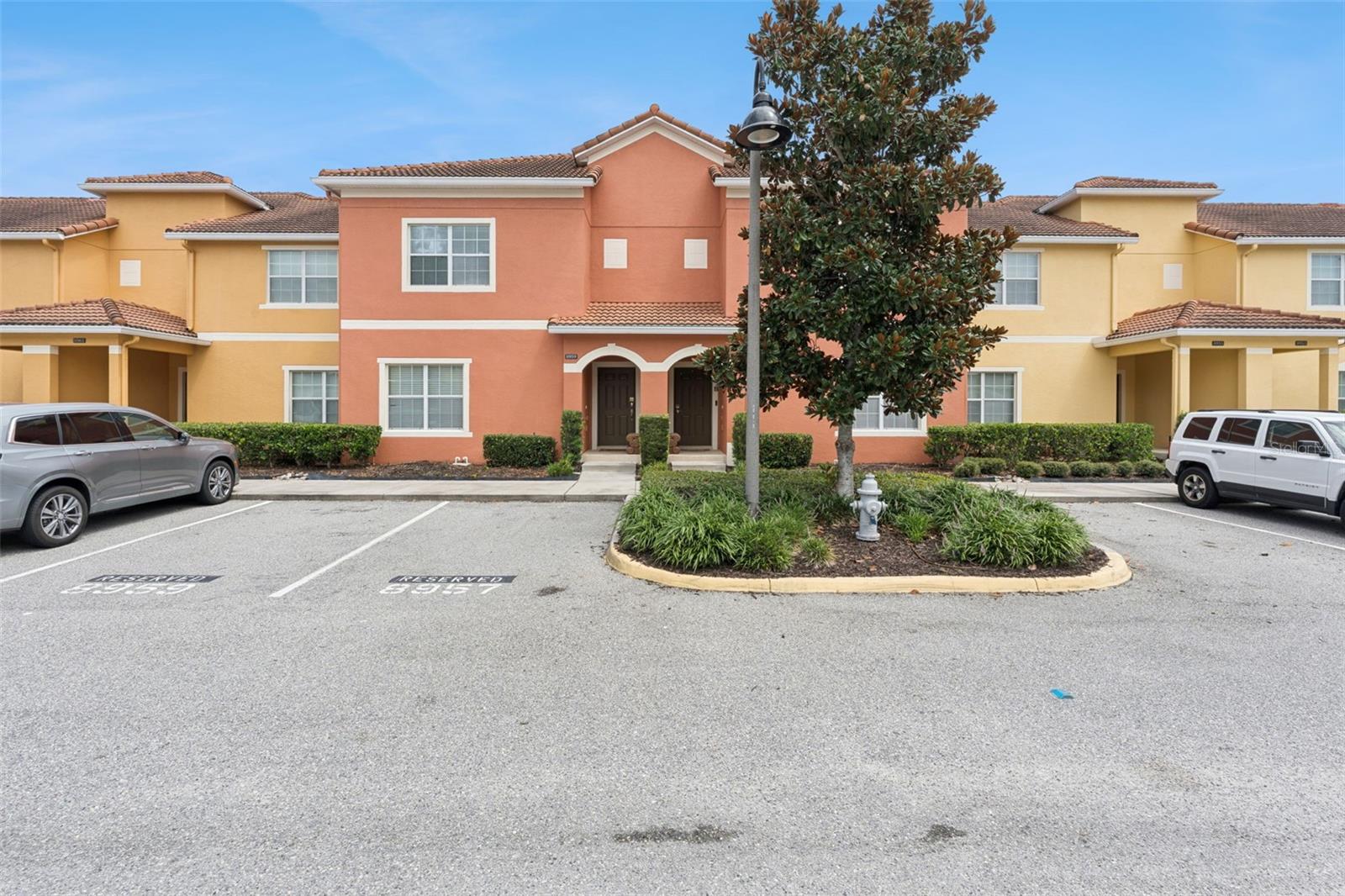 8957 CAT PALM RD
