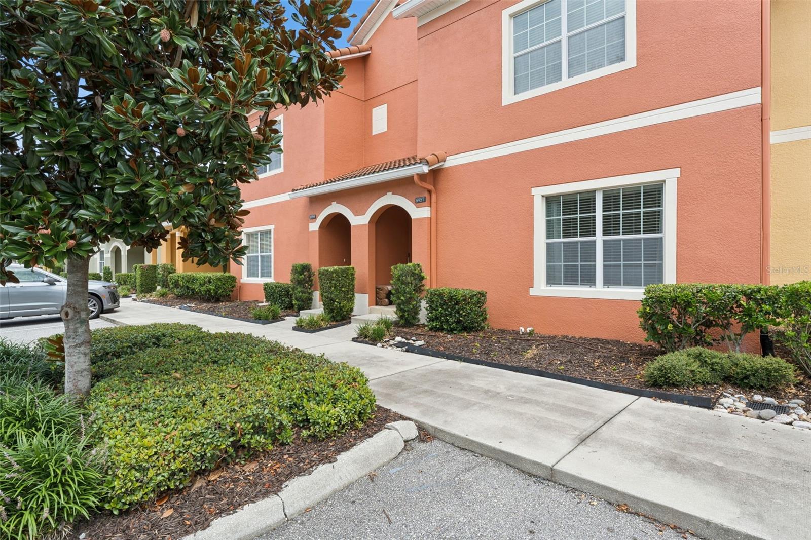 8957 Cat Palm Rd Property Photo 3