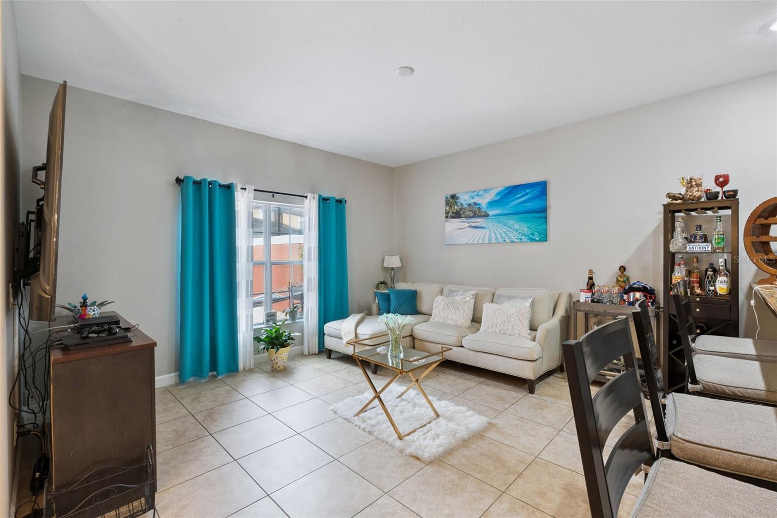8957 Cat Palm Rd Property Photo 4