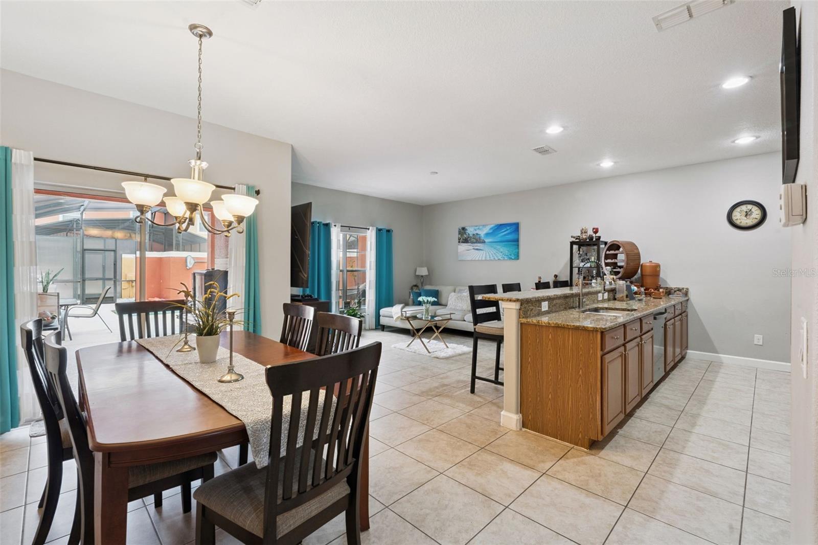 8957 Cat Palm Rd Property Photo 8