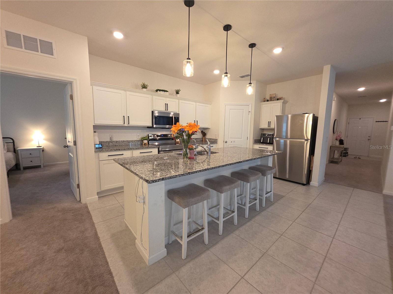 1569 Effra Way Property Photo 3
