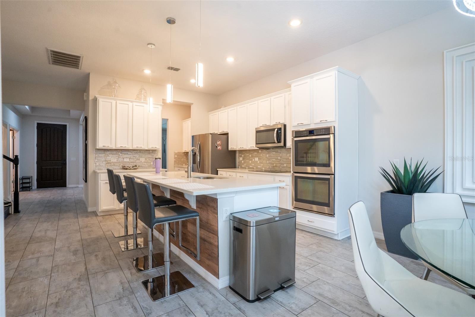 O6428391 Property Photo 9