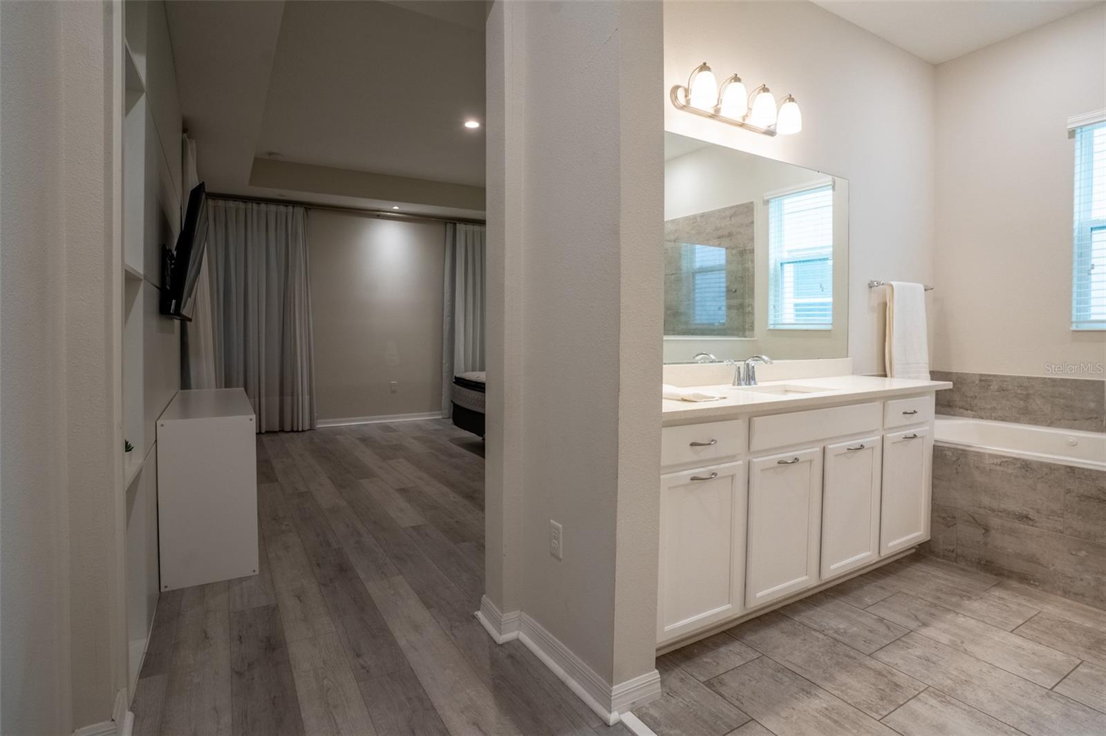 O6428391 Property Photo 17