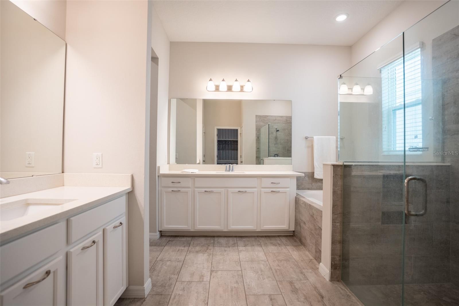 O6428391 Property Photo 19