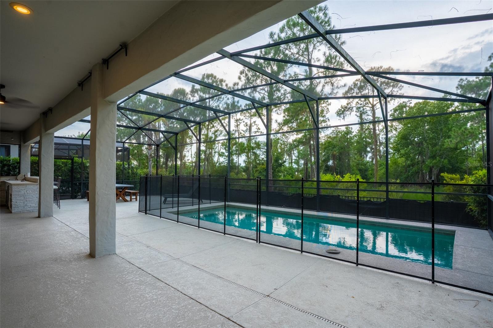 O6428391 Property Photo 21