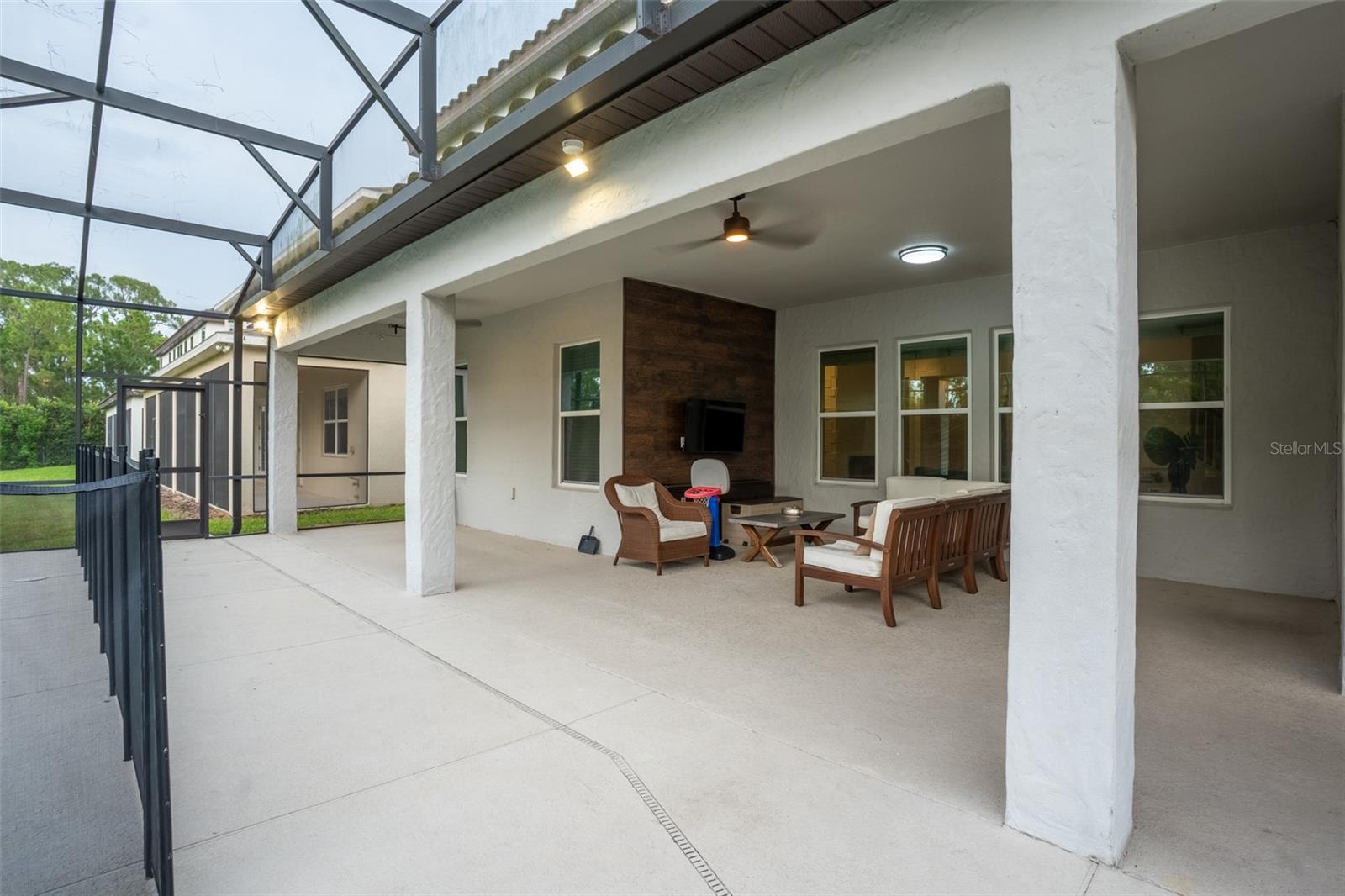 O6428391 Property Photo 24