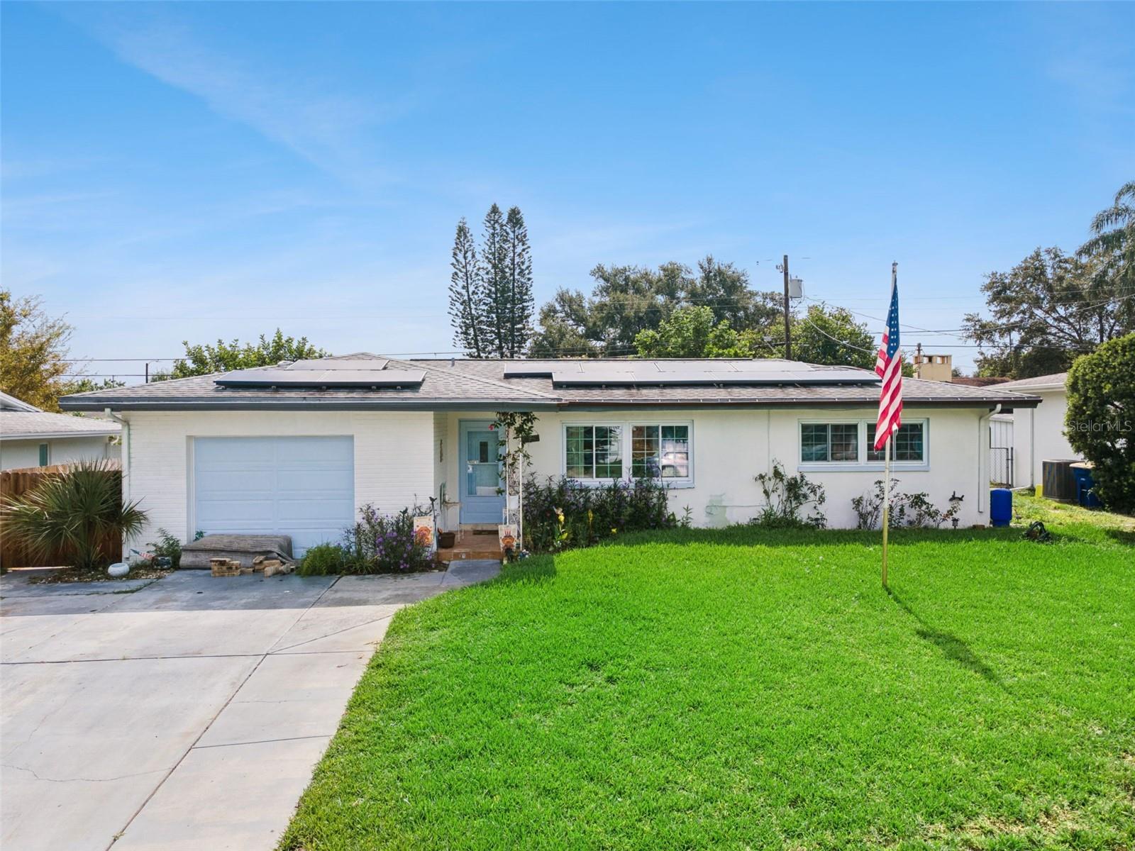 1247 S San Remo Ave Property Photo 1