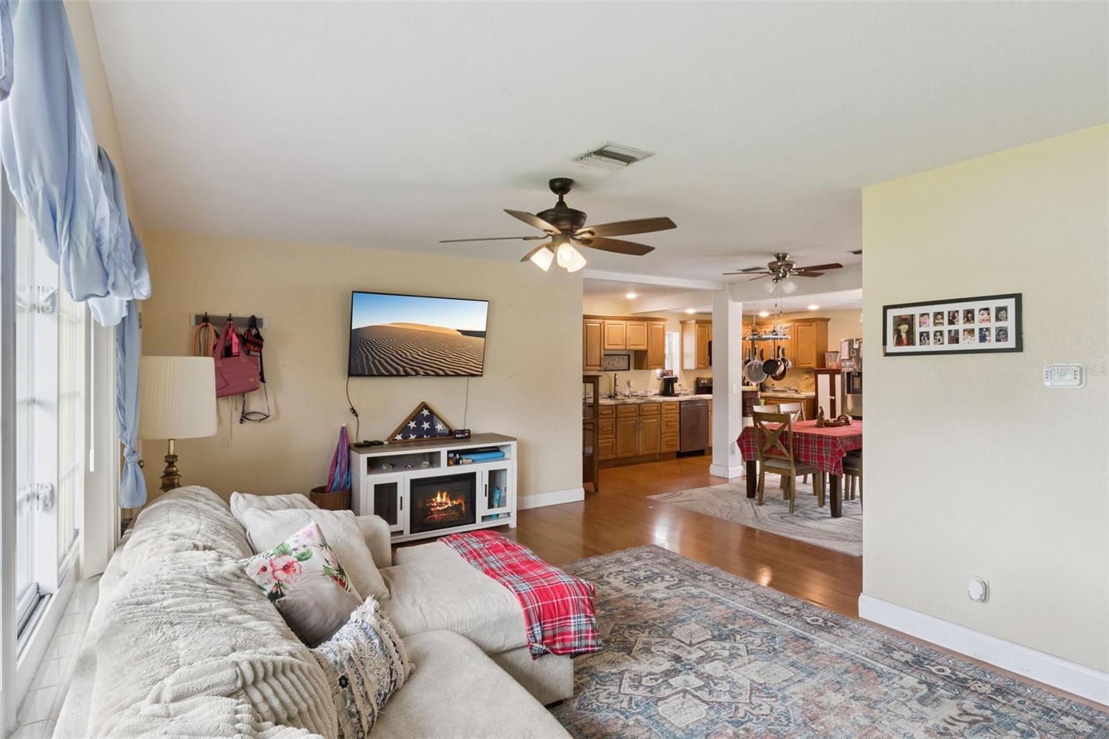 1247 S San Remo Ave Property Photo 6
