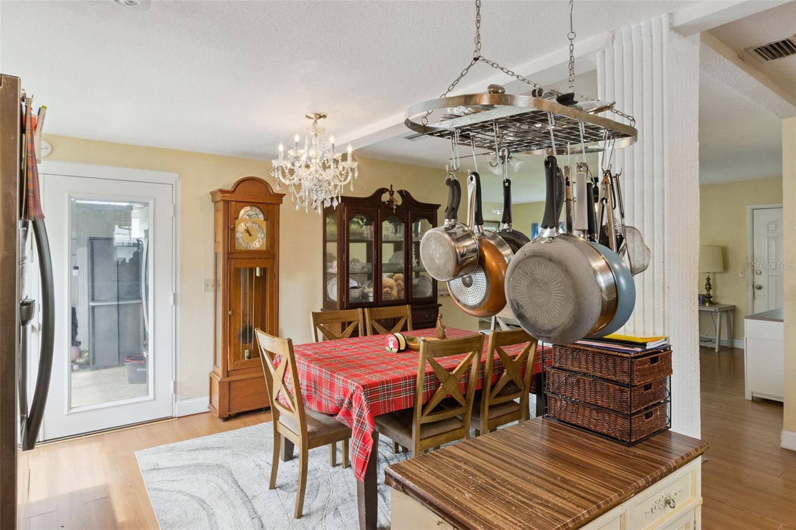 1247 S San Remo Ave Property Photo 8