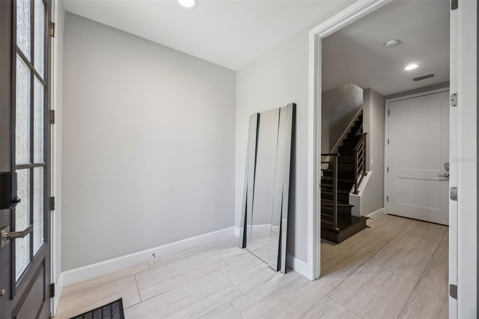 484 W Plant St Property Photo 3
