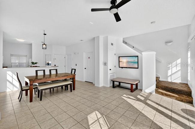 1070 Park Ridge Cir Property Photo 3