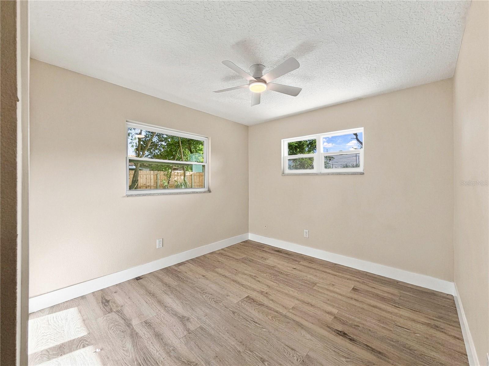 7015 Crestlake Dr Property Photo 11