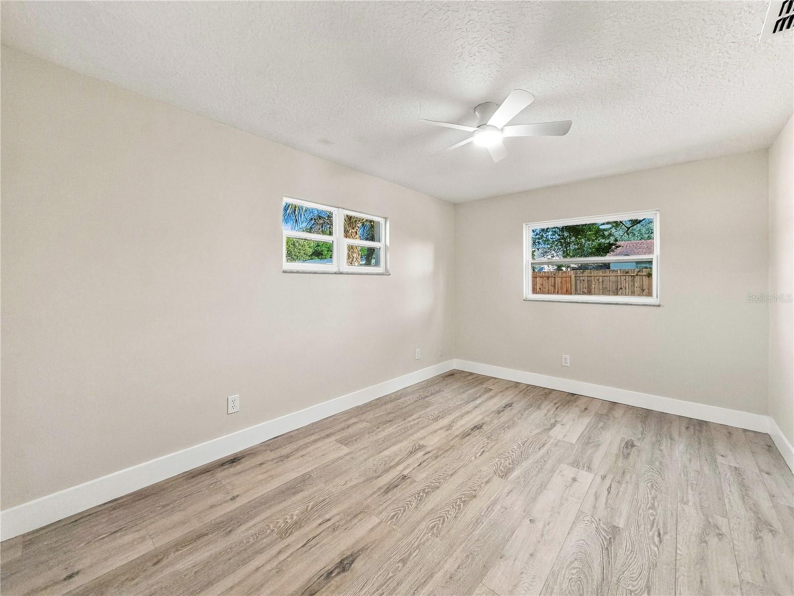 7015 Crestlake Dr Property Photo 18