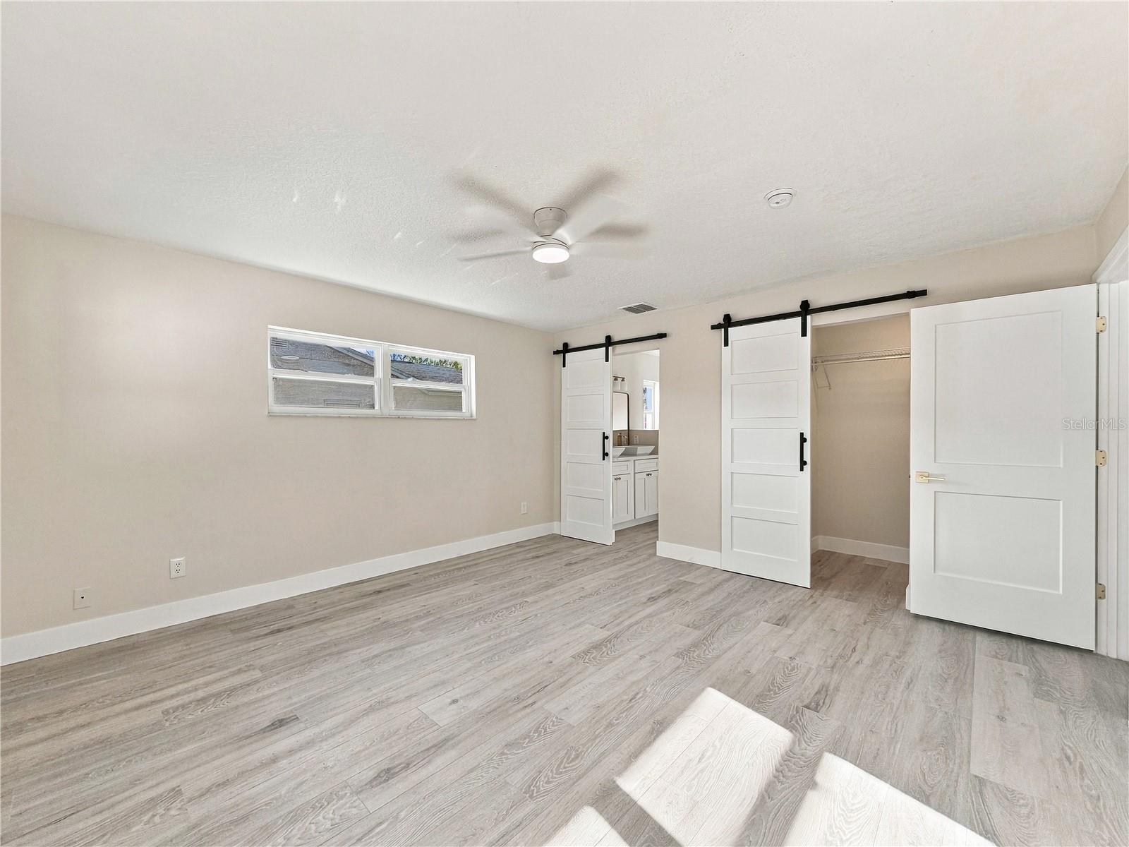 7015 Crestlake Dr Property Photo 22