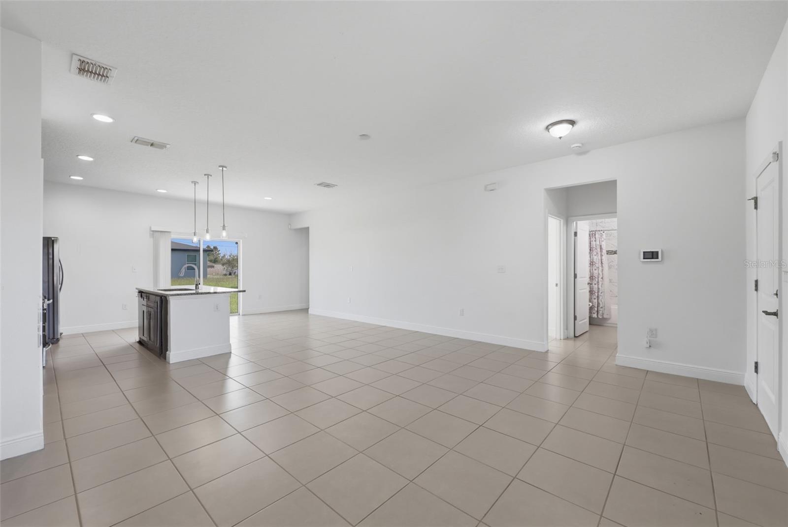 304 Begonia Ct Property Photo 6