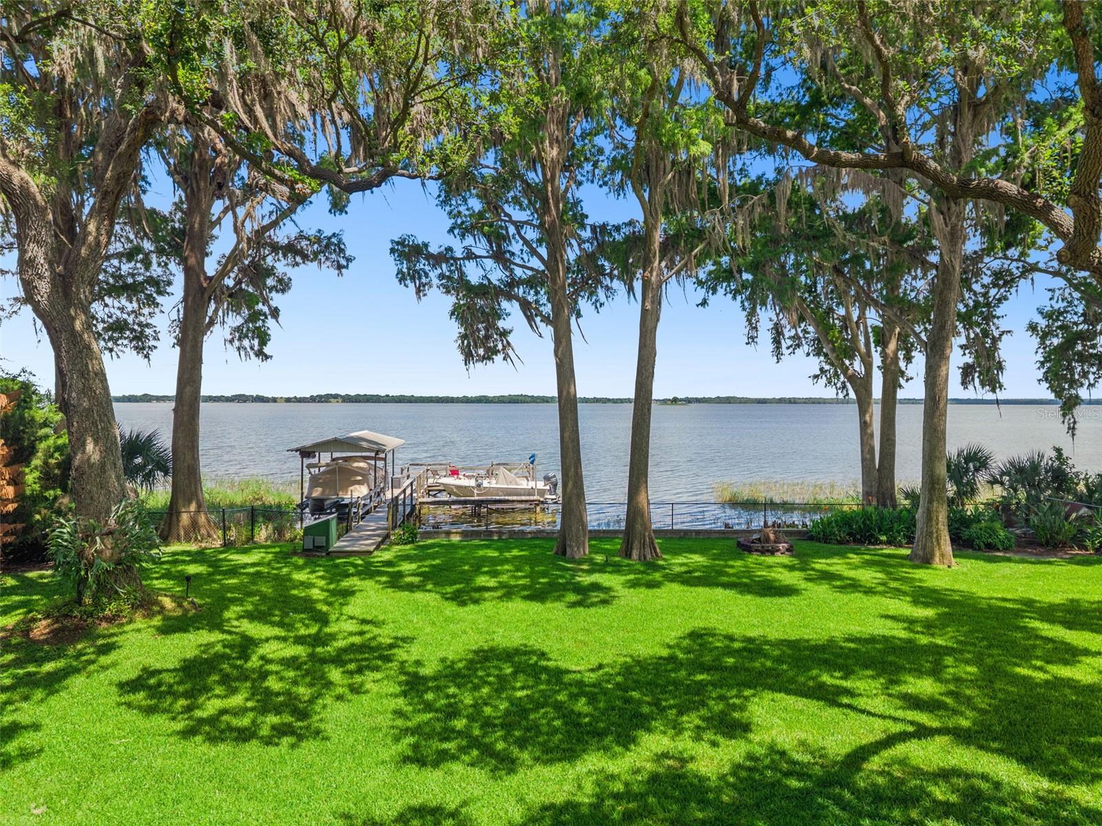 1000 N LAKESHORE BLVD