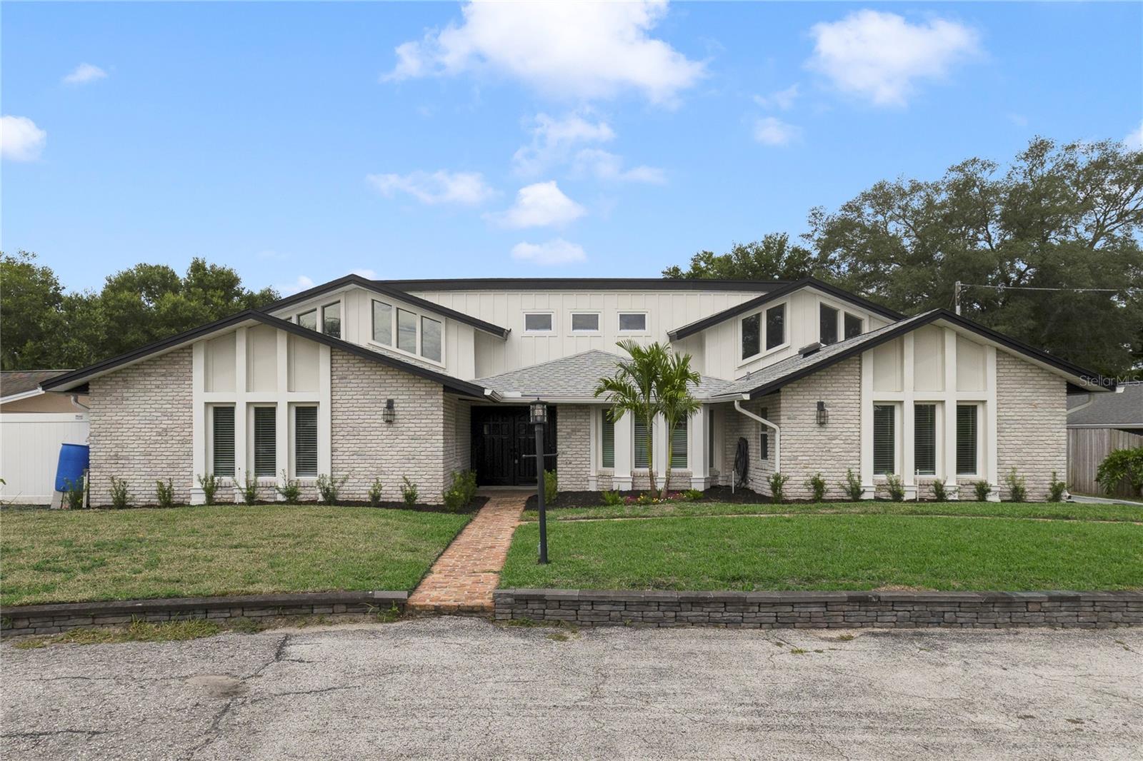 1048 Crystal Bowl Cir Property Photo 1