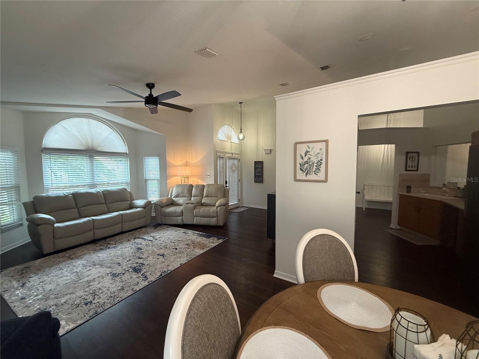 6060 Condor Dr Property Photo 3