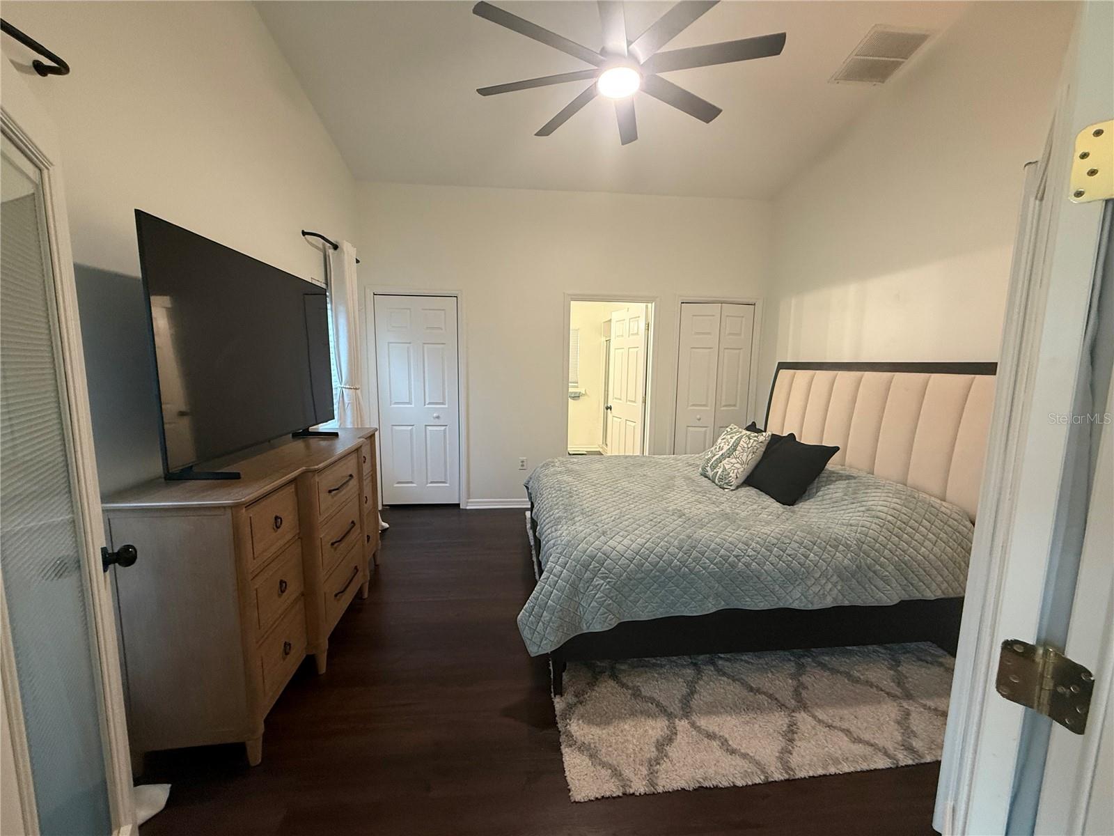6060 Condor Dr Property Photo 11